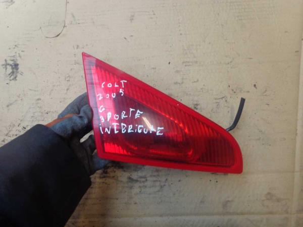 FEU ARRIERE GAUCHE MITSUBISHI COLT - Vue 1